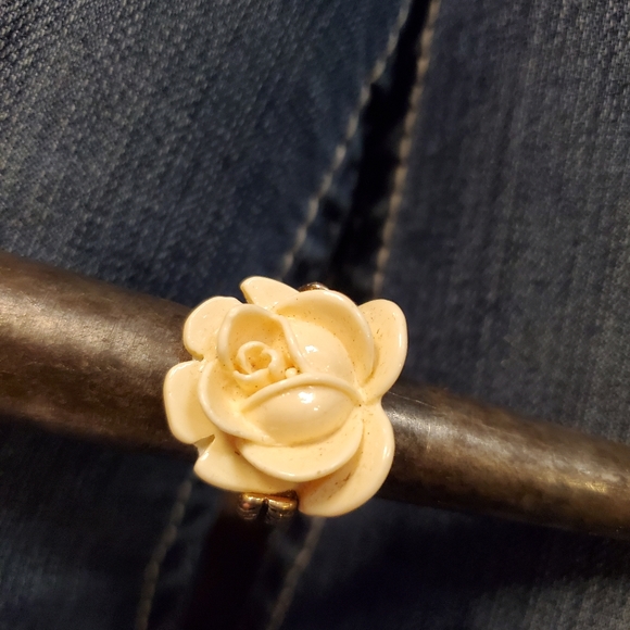 Ring - Picture 3 of 3